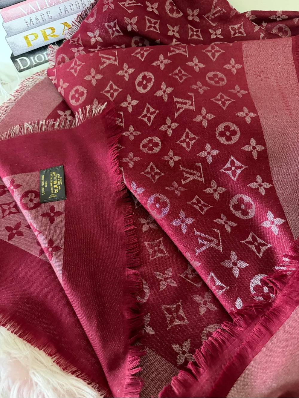 Louis Vuitton Burgundy Monogram Shine Shawl Scarf. - Picture 8 of 11